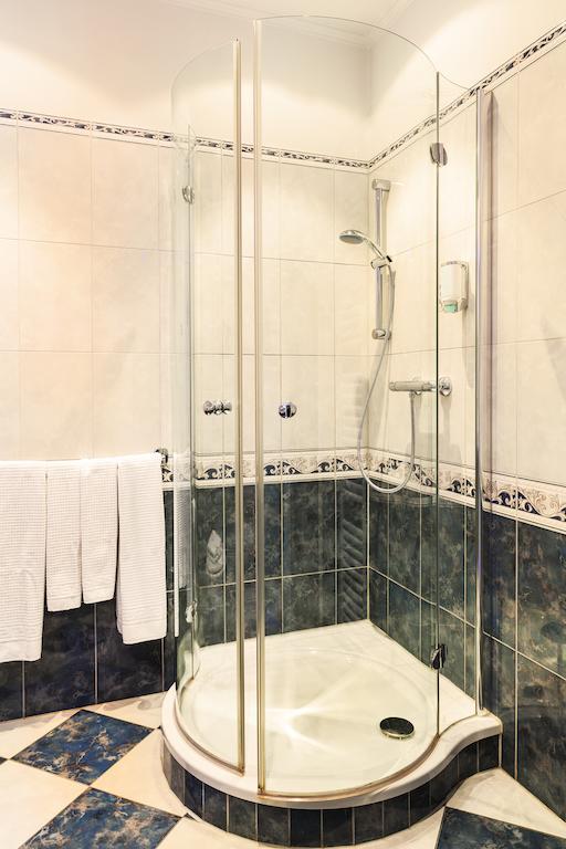 Double Room,979341076:JPEG